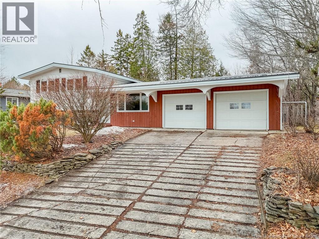 278 Massey Street, Fredericton, New Brunswick  E3B 2Z6 - Photo 1 - NB134494