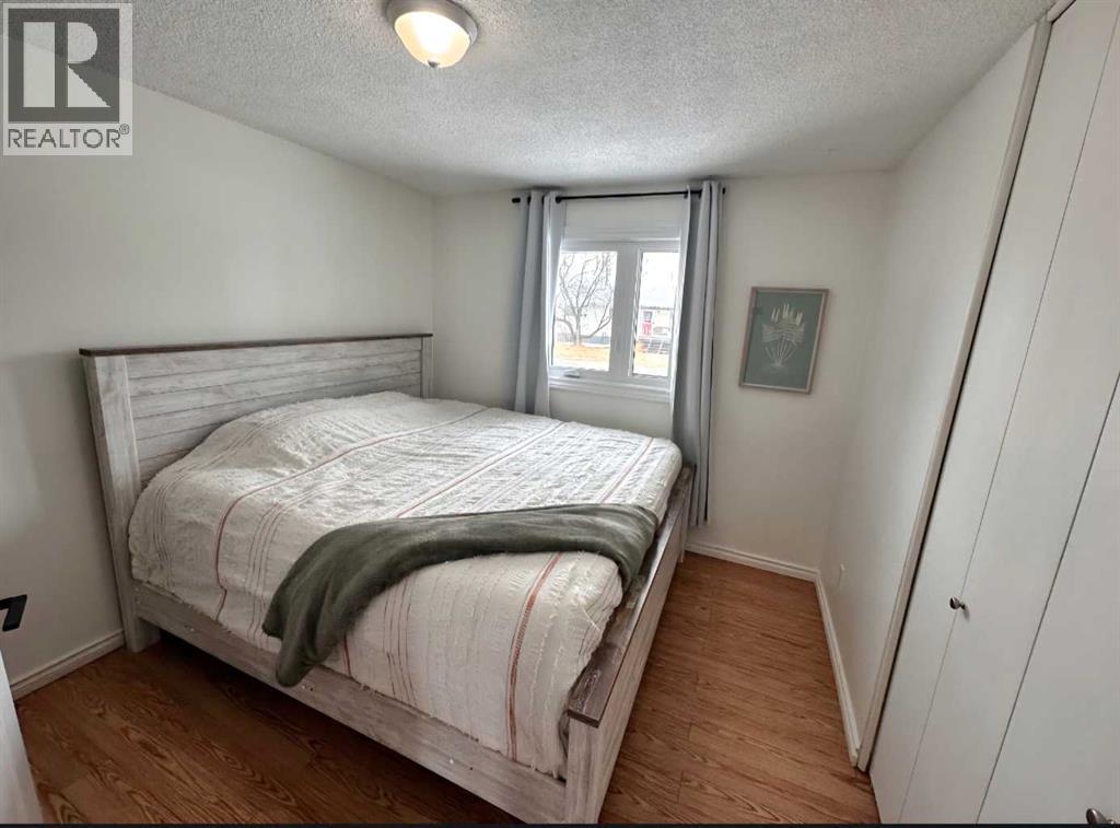 525 4 Avenue, Fox Creek, Alberta  T0H 1P0 - Photo 12 - A2294653