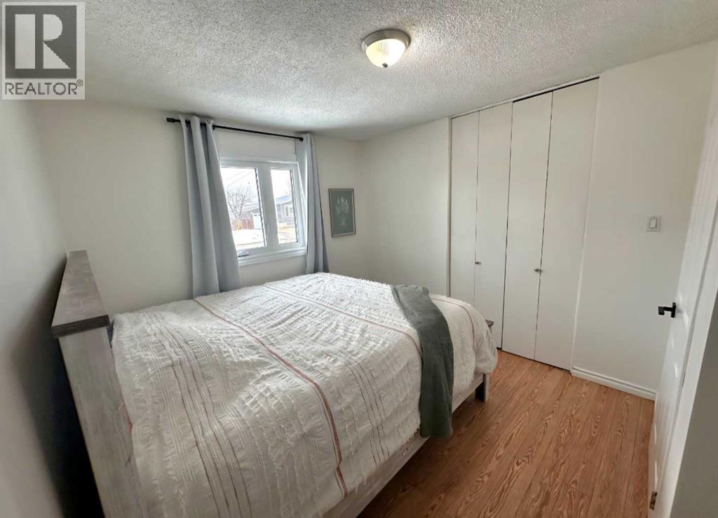 525 4 Avenue, Fox Creek, Alberta  T0H 1P0 - Photo 11 - A2294653