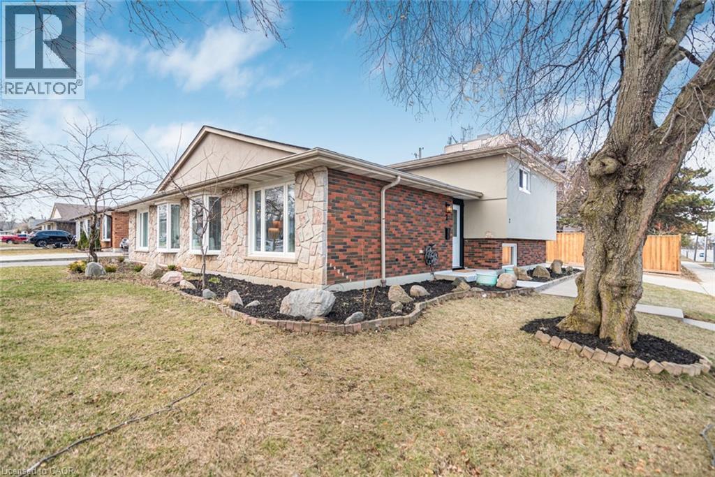 2 Country Club Drive, Hamilton, Ontario  L8K 5W2 - Photo 5 - 40813602