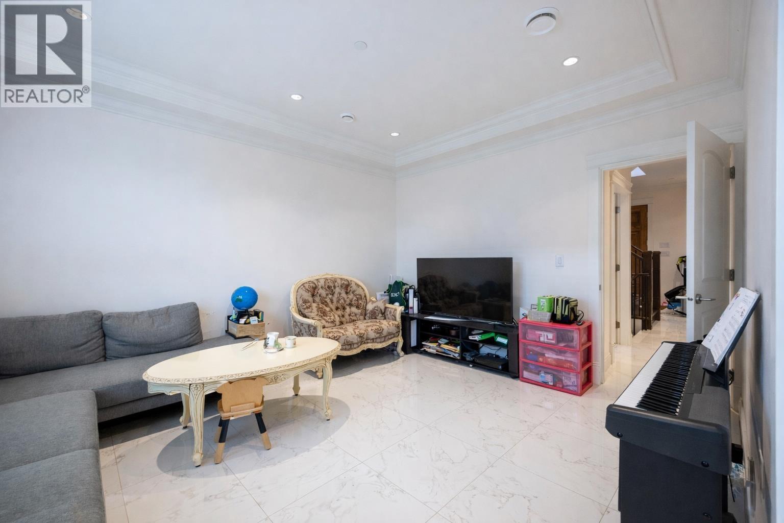 2118 Waverley Avenue, Vancouver, British Columbia  V5P 1R5 - Photo 8 - R3101449