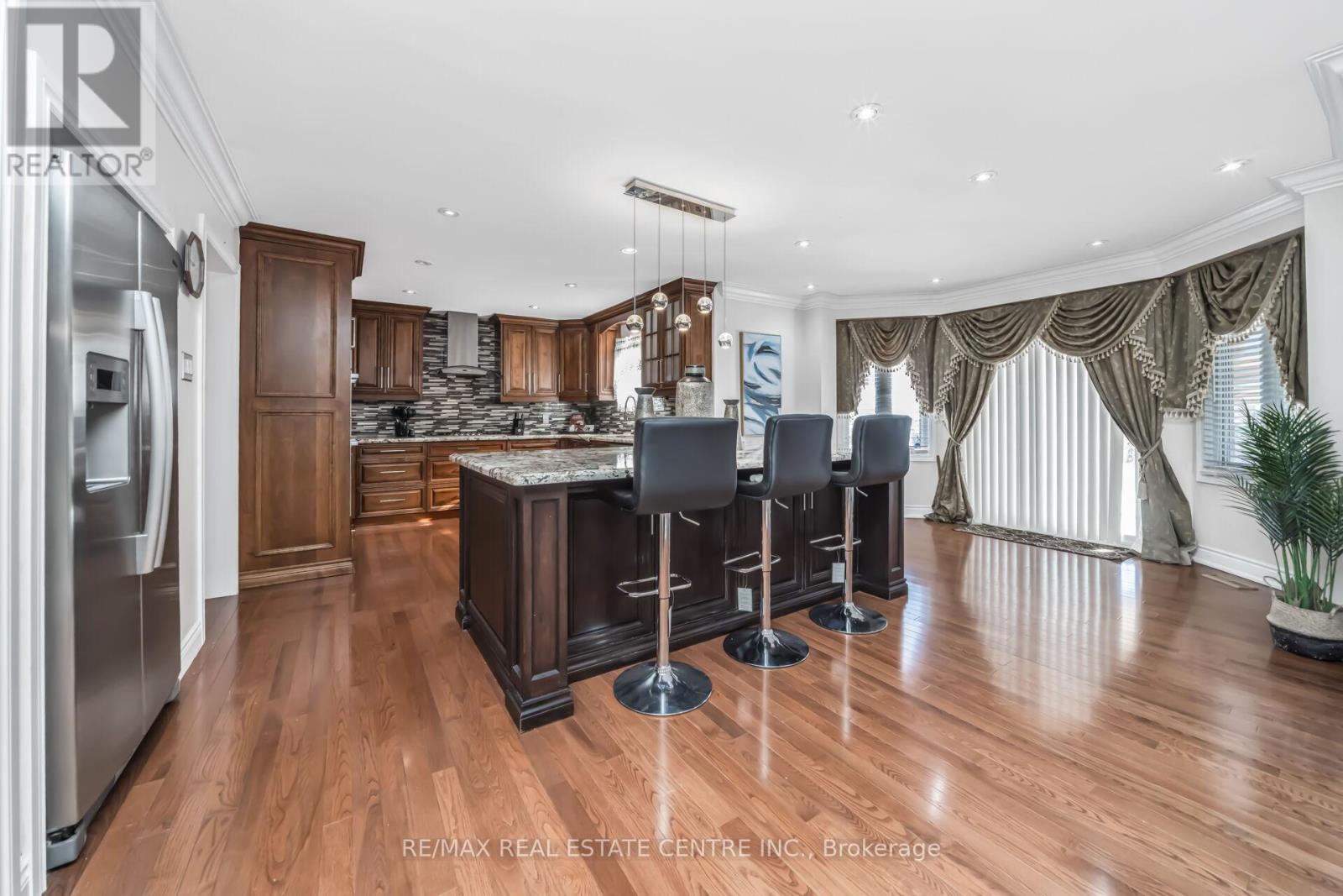 11 Moorehead Crescent, Brampton, Ontario  L6Z 4K6 - Photo 16 - W12861298