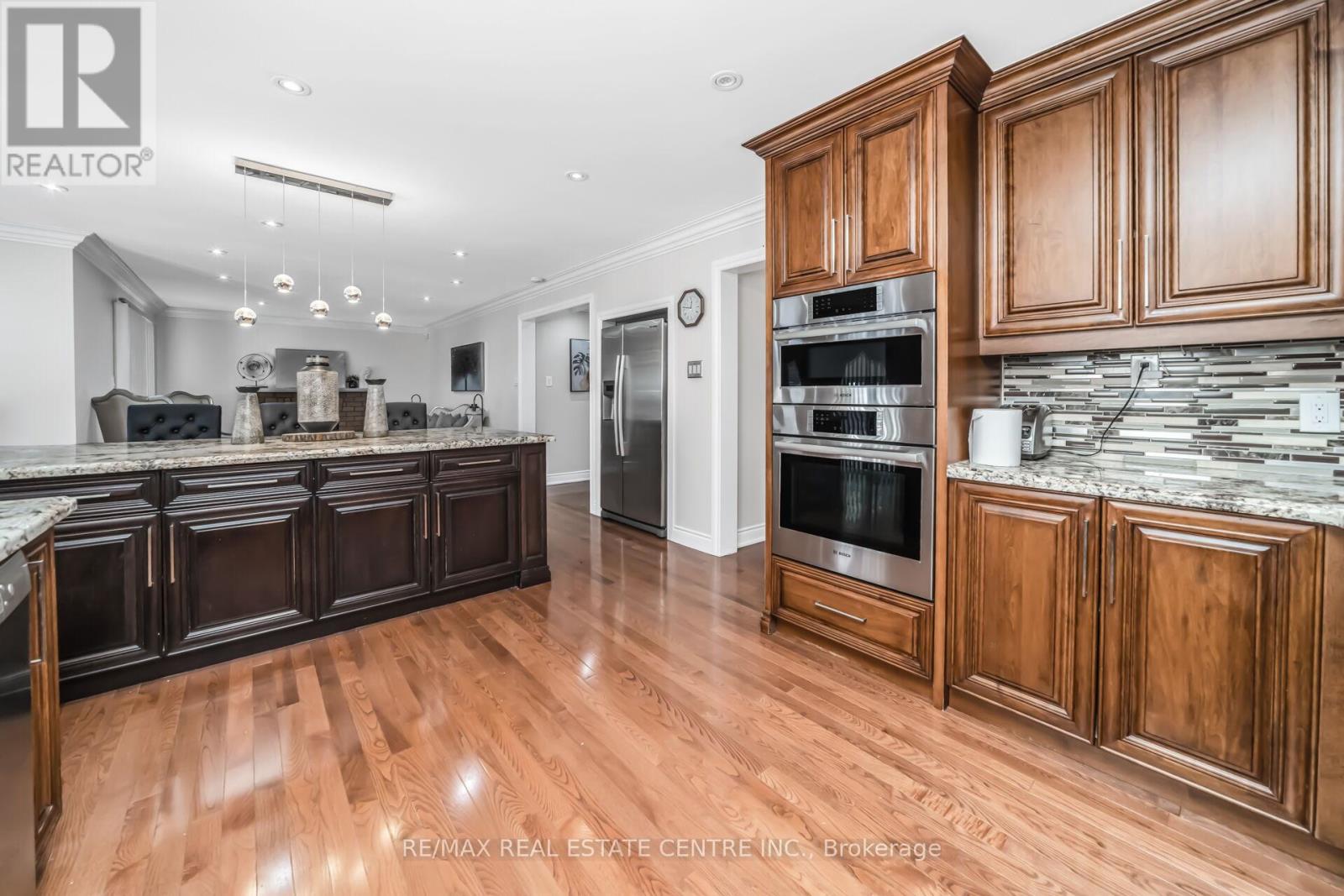 11 Moorehead Crescent, Brampton, Ontario  L6Z 4K6 - Photo 20 - W12861298