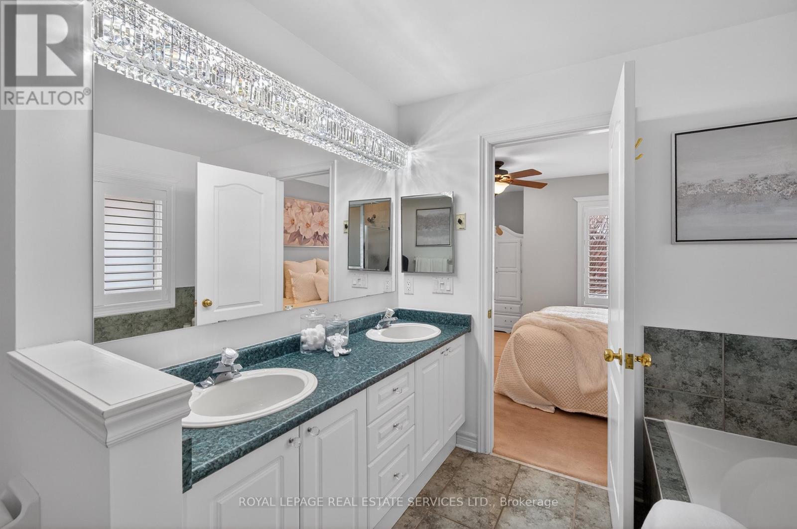 2393 Ennerdale Road, Oakville, Ontario  L6H 6N5 - Photo 31 - W12902840