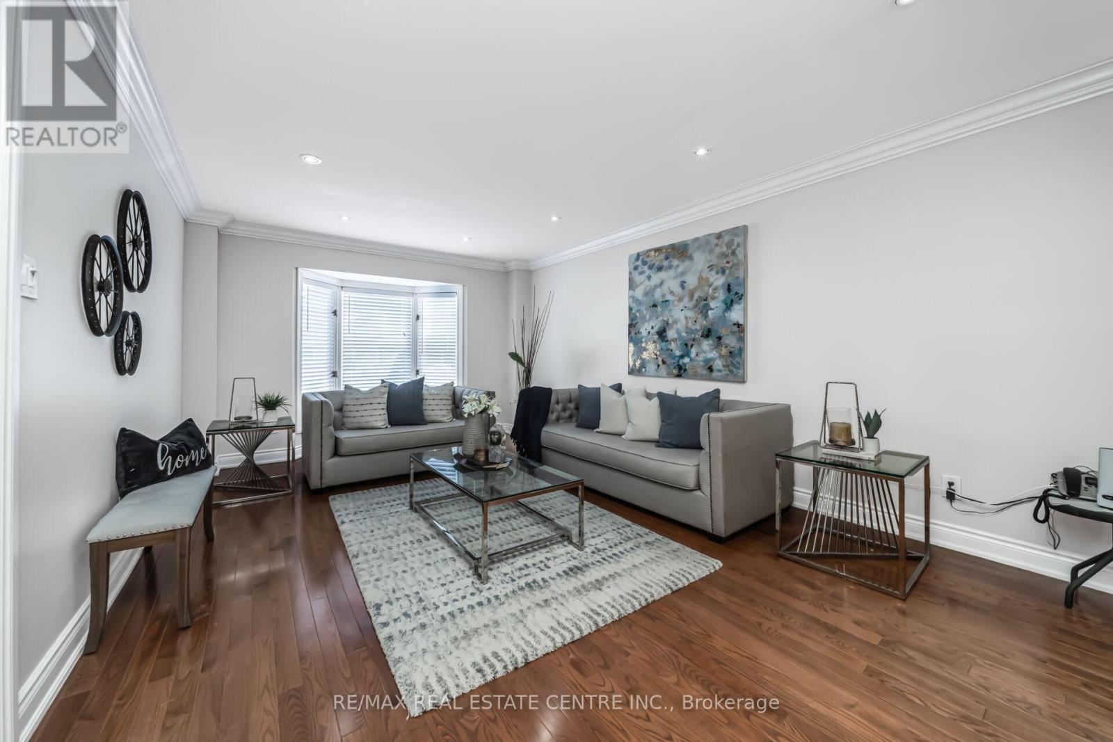 11 Moorehead Crescent, Brampton, Ontario  L6Z 4K6 - Photo 7 - W12861298