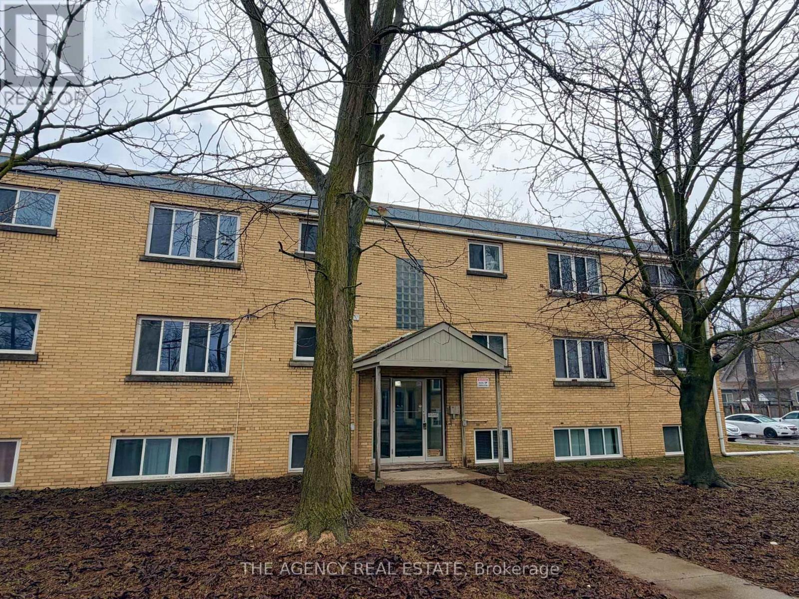 8 - 63 WELLINGTON ROAD, London South, Ontario