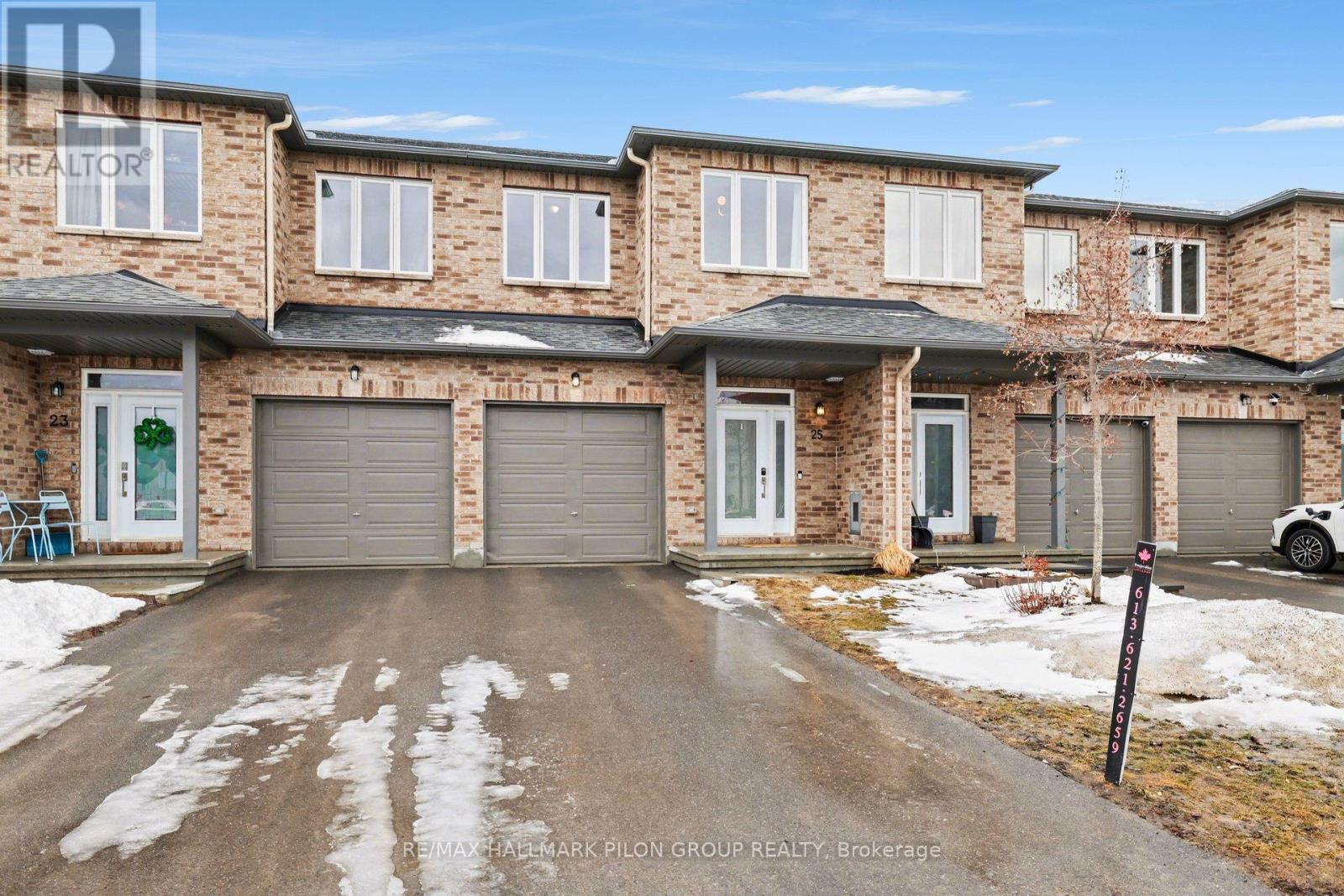 25 Mcphail Road, Carleton Place, Ontario  K7C 0P6 - Photo 2 - X12904768