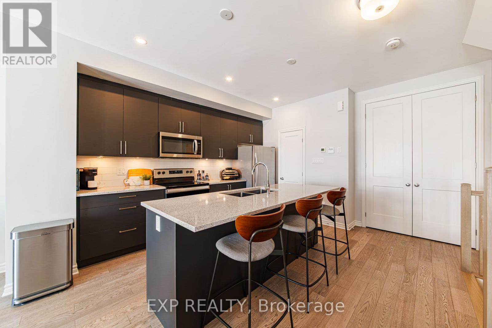 215 Pastel Way, Ottawa, Ontario  K2J 6M8 - Photo 5 - X12904786