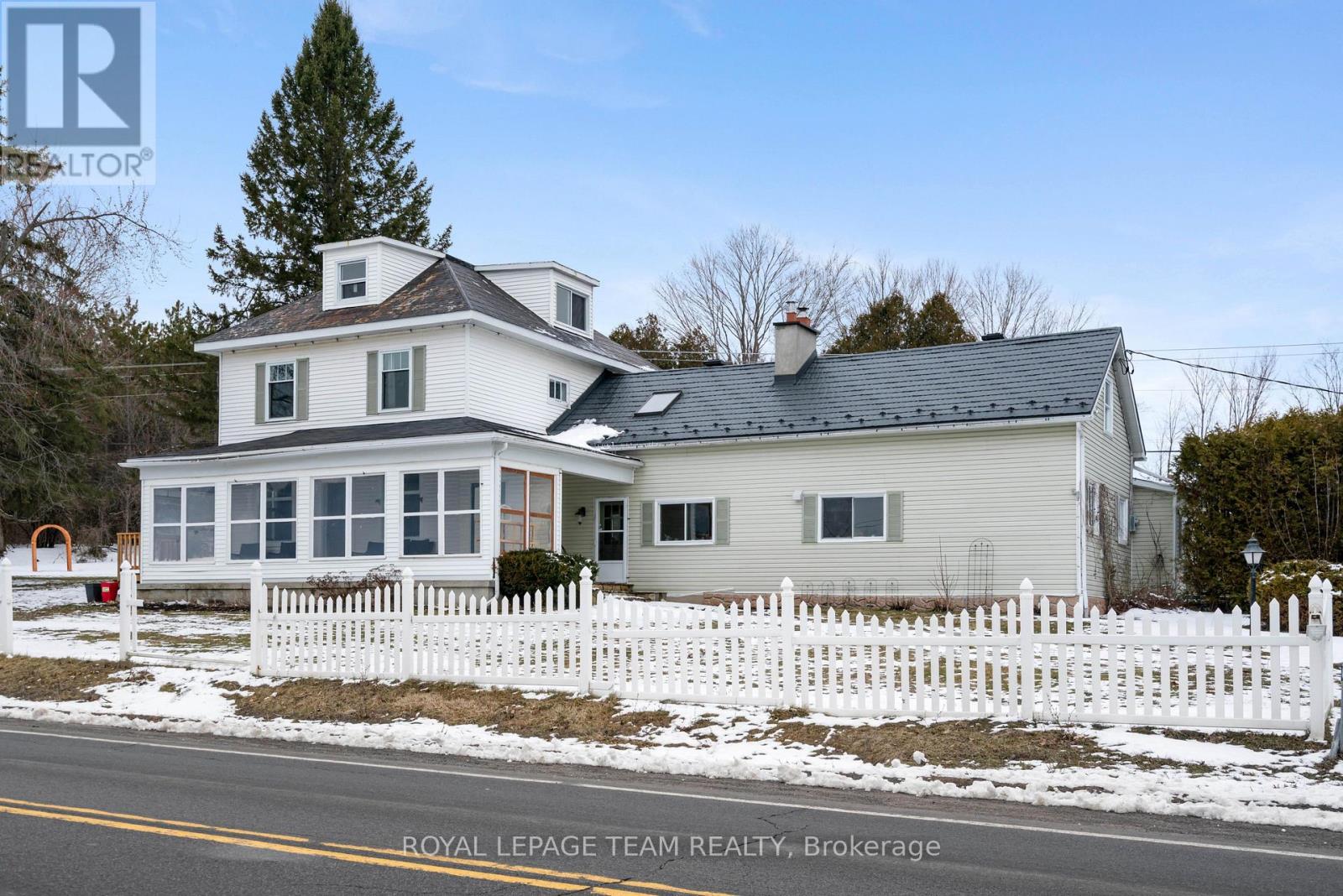 2305 County Road 18 Road, North Grenville, Ontario  K0G 1J0 - Photo 2 - X12904800