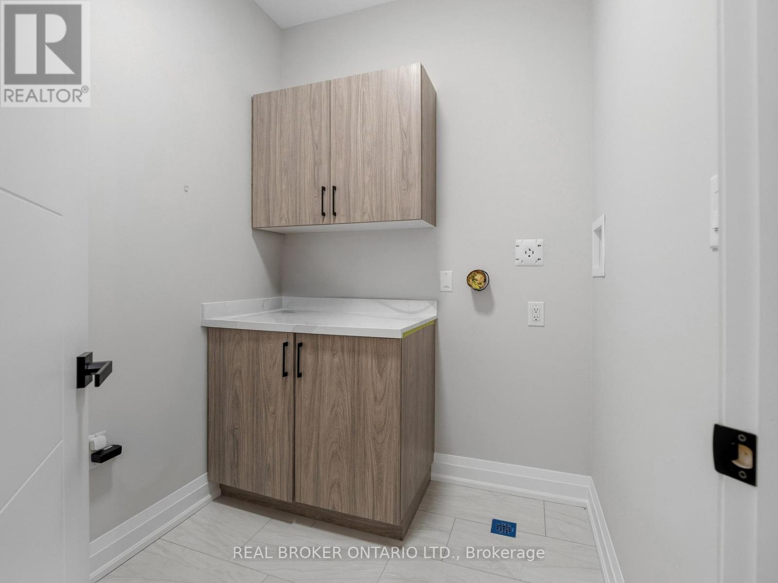 230 Knoll Street, Port Colborne, Ontario  L3K 5B6 - Photo 30 - X12904812