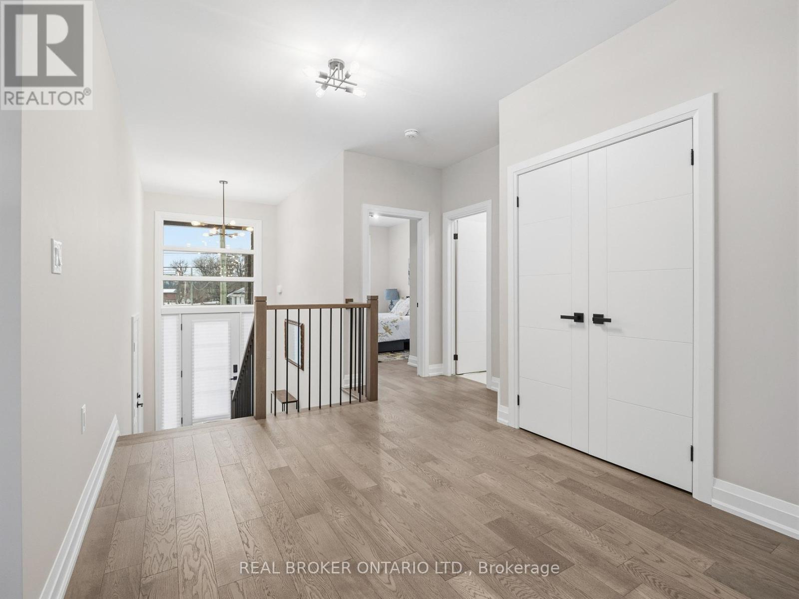 230 Knoll Street, Port Colborne, Ontario  L3K 5B6 - Photo 7 - X12904812