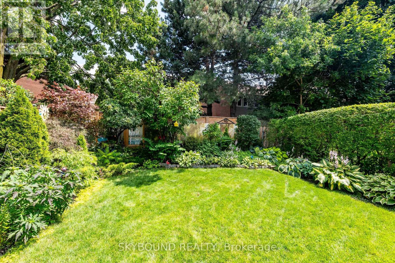 6292 Starfield Crescent, Mississauga, Ontario  L5N 1X4 - Photo 9 - W12891524