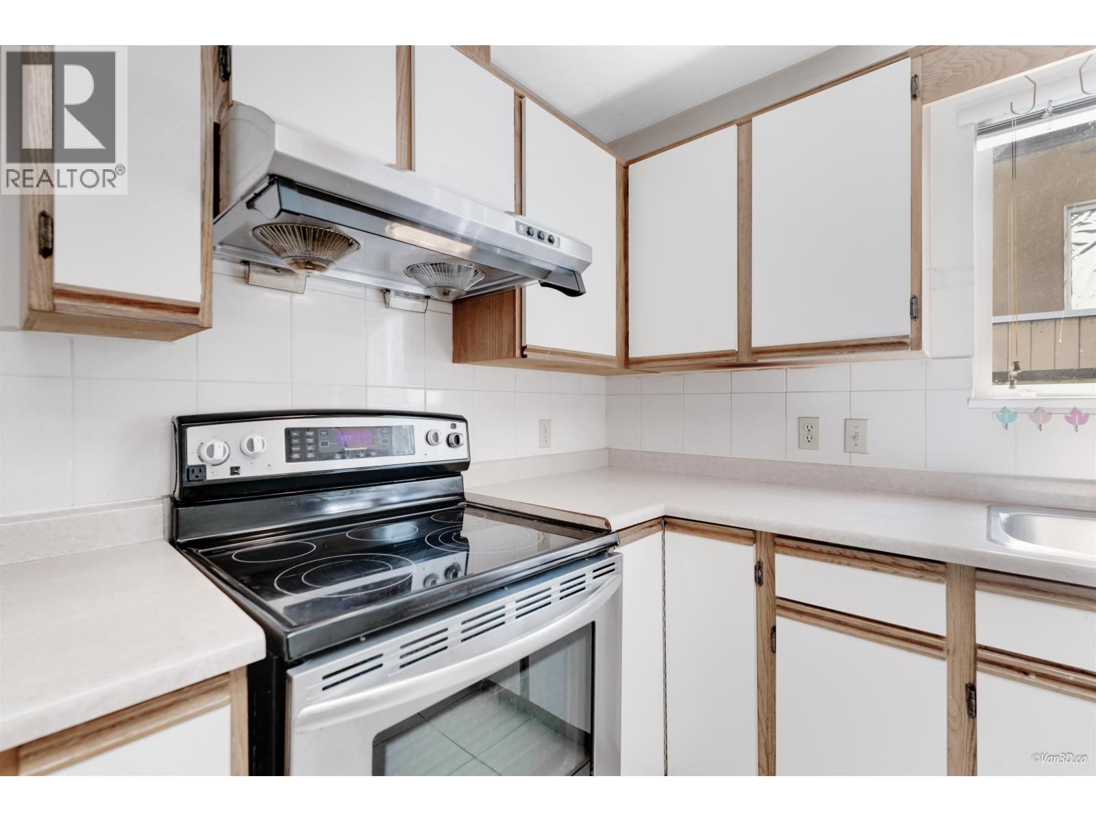 8607 Selkirk Street, Vancouver, British Columbia  V6P 4J2 - Photo 11 - R3101970