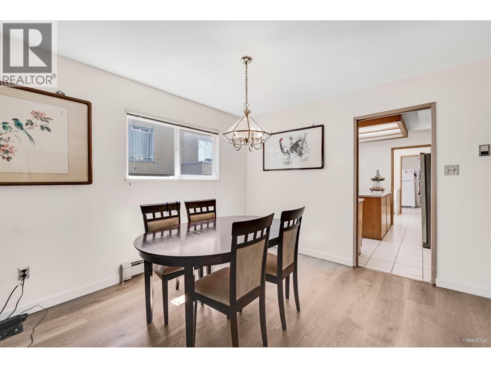 8607 Selkirk Street, Vancouver, British Columbia  V6P 4J2 - Photo 3 - R3101970