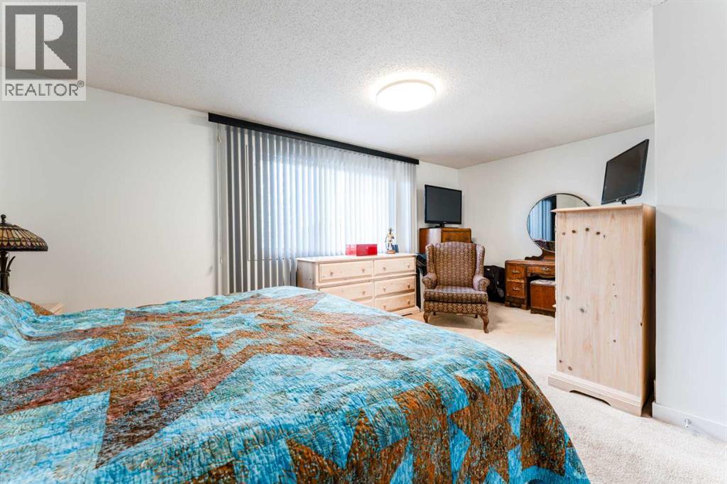 320 Midpark Gardens Se, Calgary, Alberta  T2X 1T3 - Photo 29 - A2293824