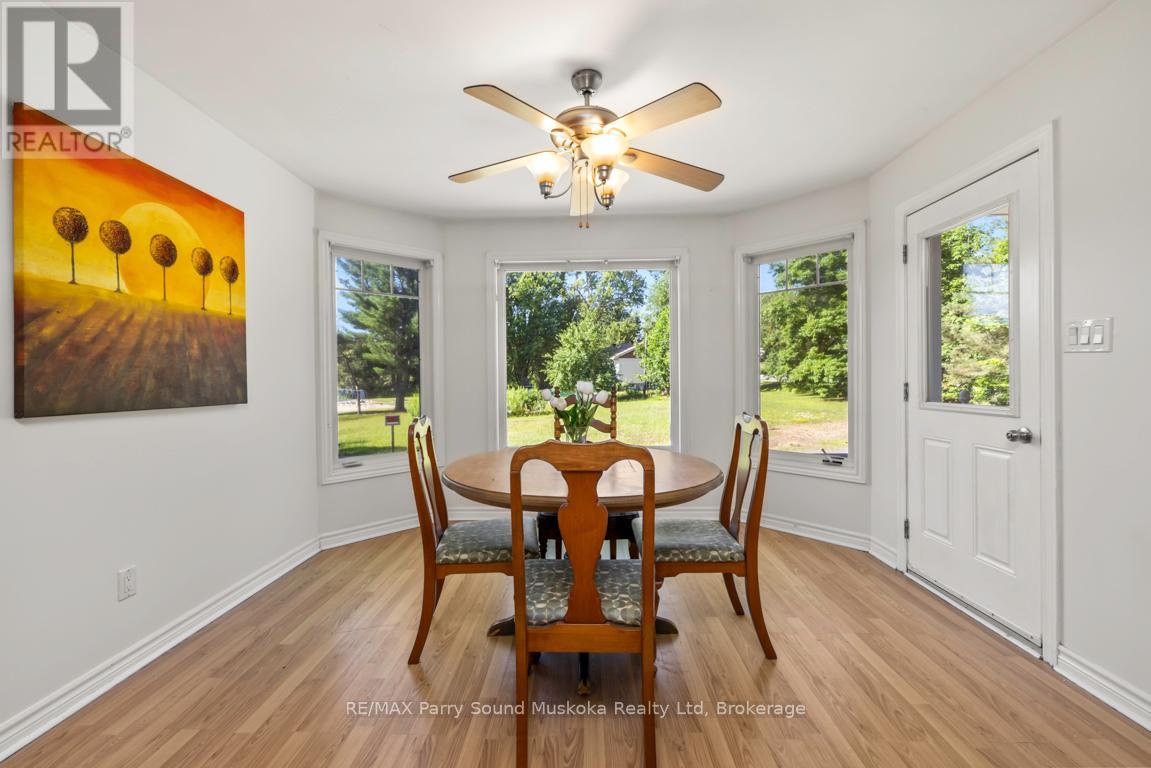 149 William, Parry Sound, Ontario  P2A 1W3 - Photo 11 - X12904818