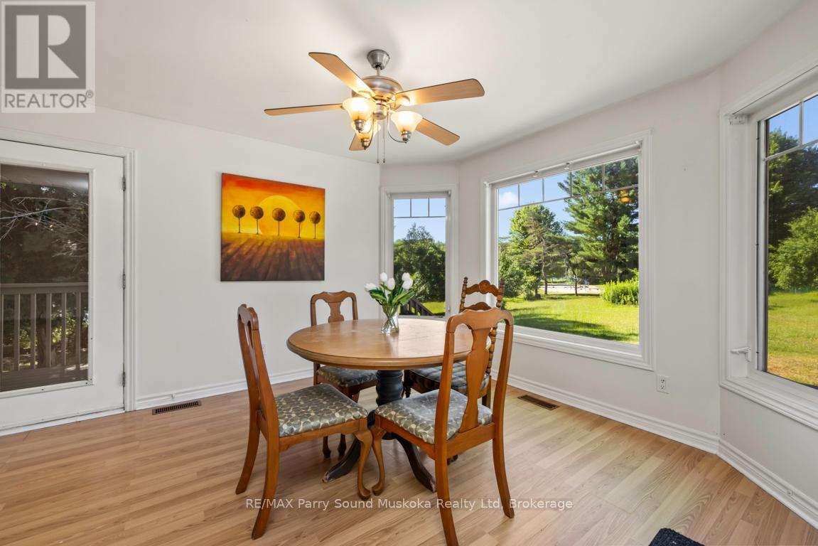 149 William, Parry Sound, Ontario  P2A 1W3 - Photo 12 - X12904818