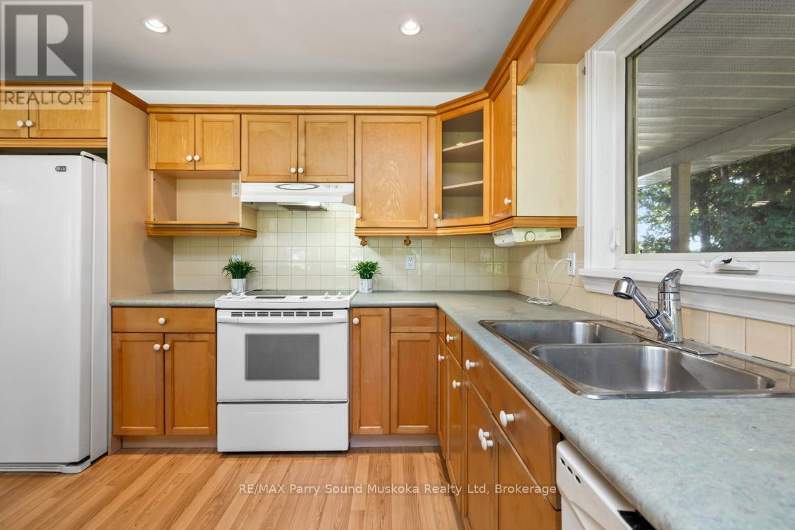 149 William, Parry Sound, Ontario  P2A 1W3 - Photo 15 - X12904818