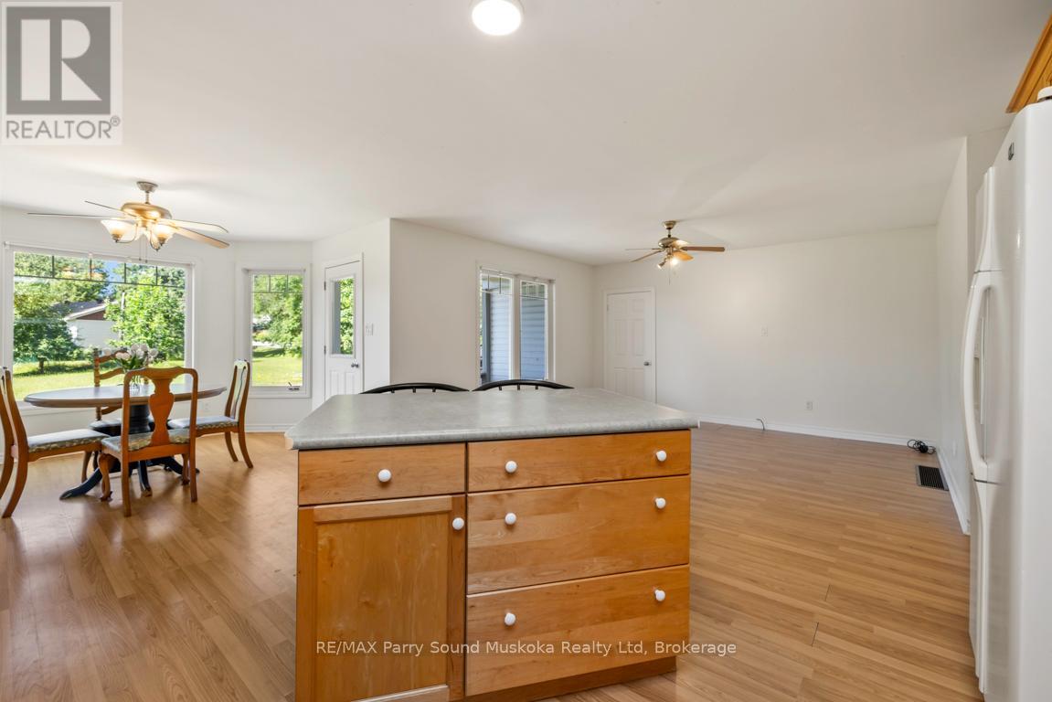 149 William, Parry Sound, Ontario  P2A 1W3 - Photo 17 - X12904818