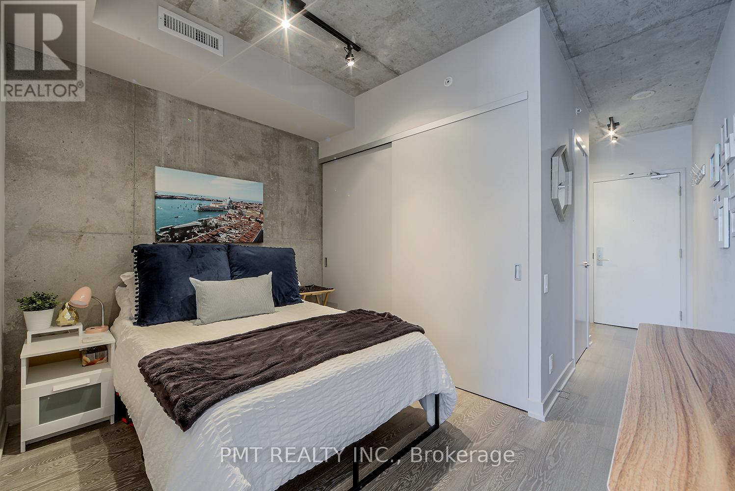 804 - 39 Brant Street, Toronto, Ontario  M5V 0M8 - Photo 3 - C12904782