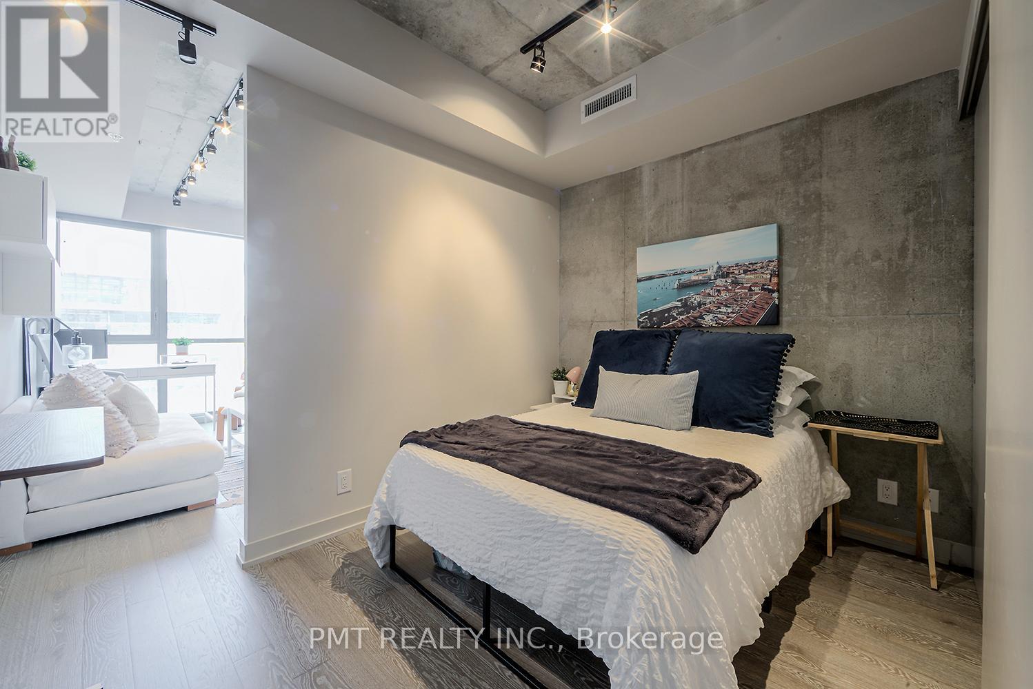 804 - 39 Brant Street, Toronto, Ontario  M5V 0M8 - Photo 4 - C12904782