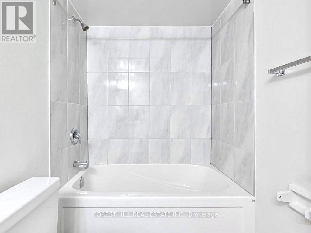 708 - 35 Esterbrooke Avenue, Toronto (Don Valley Village), Ontario  M2J 2C6 - Photo 8 - C12904796