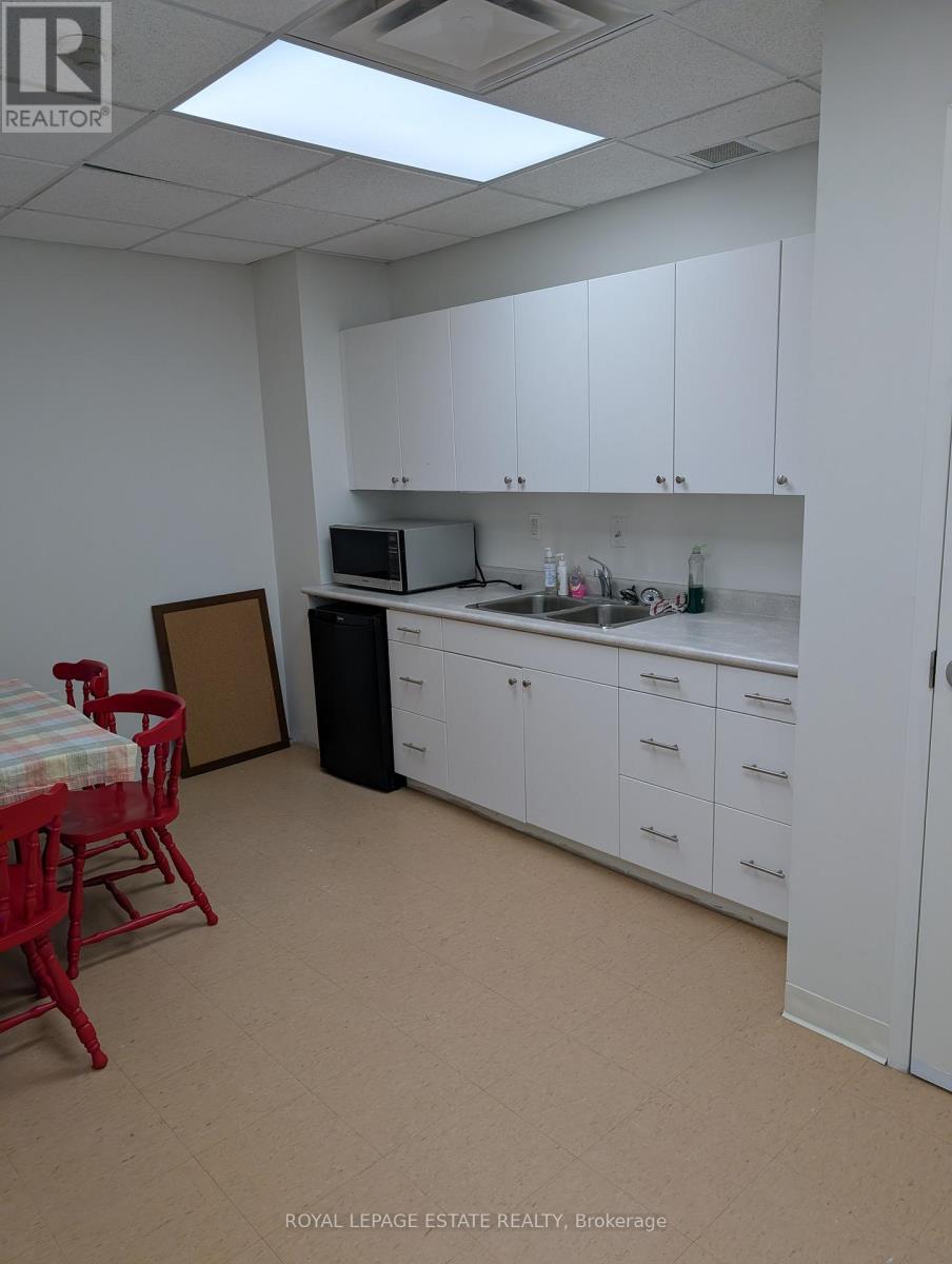 (Lower Level) - 473 Oakwood Avenue, Toronto, Ontario  M6E 2W4 - Photo 9 - C12437629