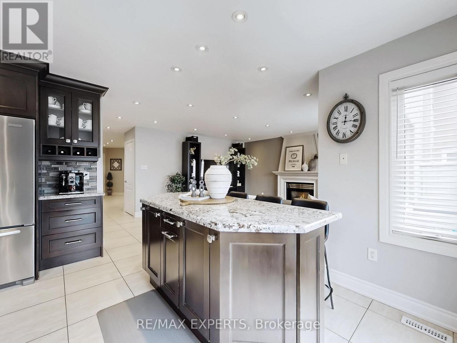 151 Veneto Drive, Vaughan, Ontario  L4L 8X6 - Photo 16 - N12904790