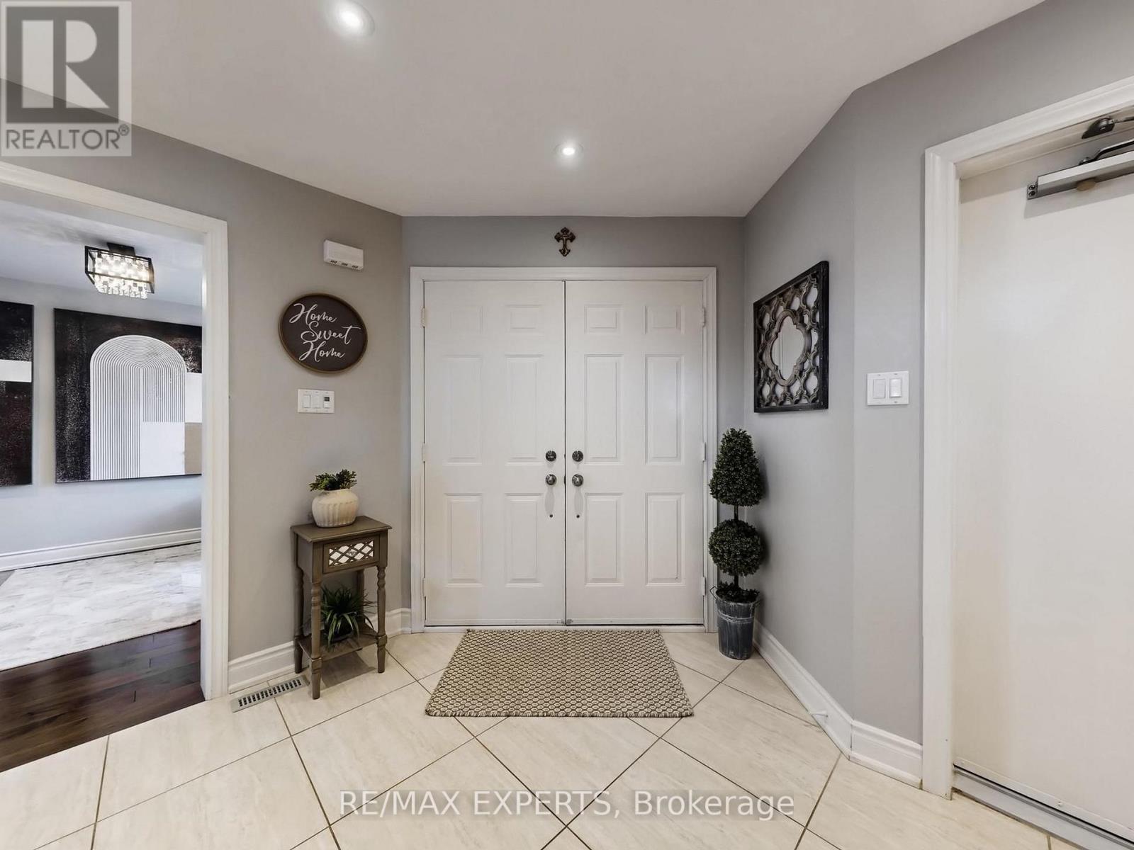 151 Veneto Drive, Vaughan, Ontario  L4L 8X6 - Photo 22 - N12904790