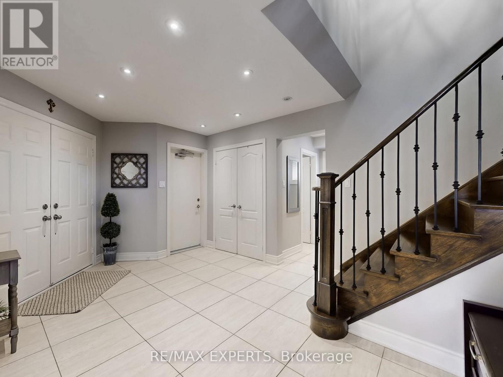 151 Veneto Drive, Vaughan, Ontario  L4L 8X6 - Photo 23 - N12904790