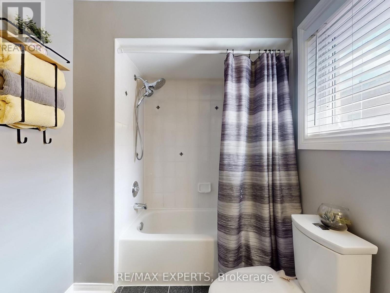 151 Veneto Drive, Vaughan, Ontario  L4L 8X6 - Photo 40 - N12904790