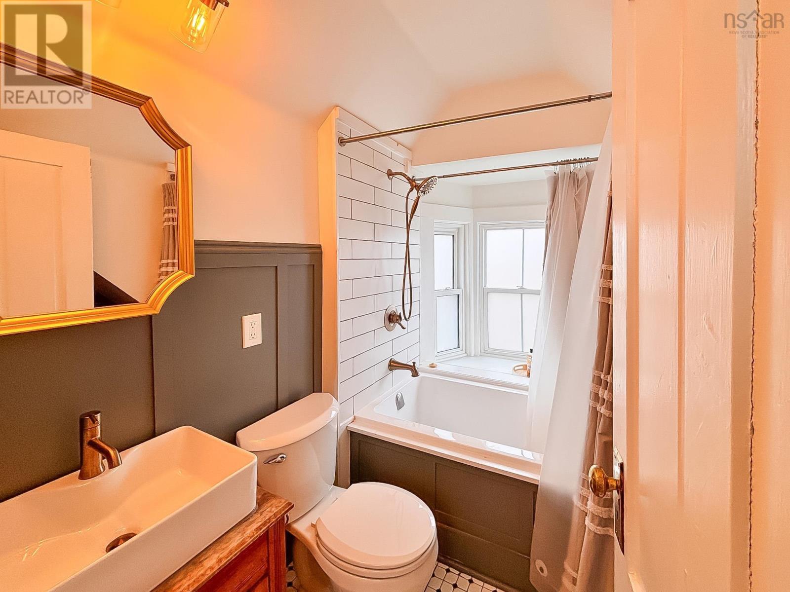 9 Prince Street, Lunenburg, Nova Scotia  B0J 2C0 - Photo 18 - 202604993