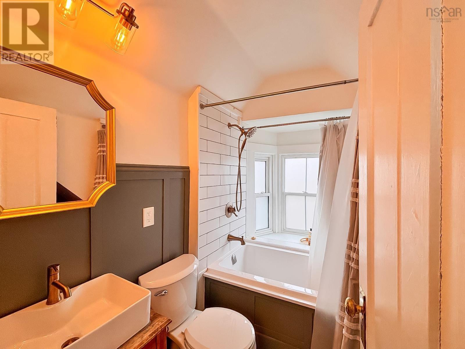 9 Prince Street, Lunenburg, Nova Scotia  B0J 2C0 - Photo 26 - 202605013