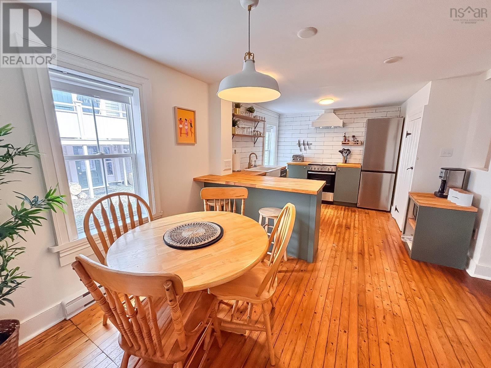 9 Prince Street, Lunenburg, Nova Scotia  B0J 2C0 - Photo 5 - 202604993