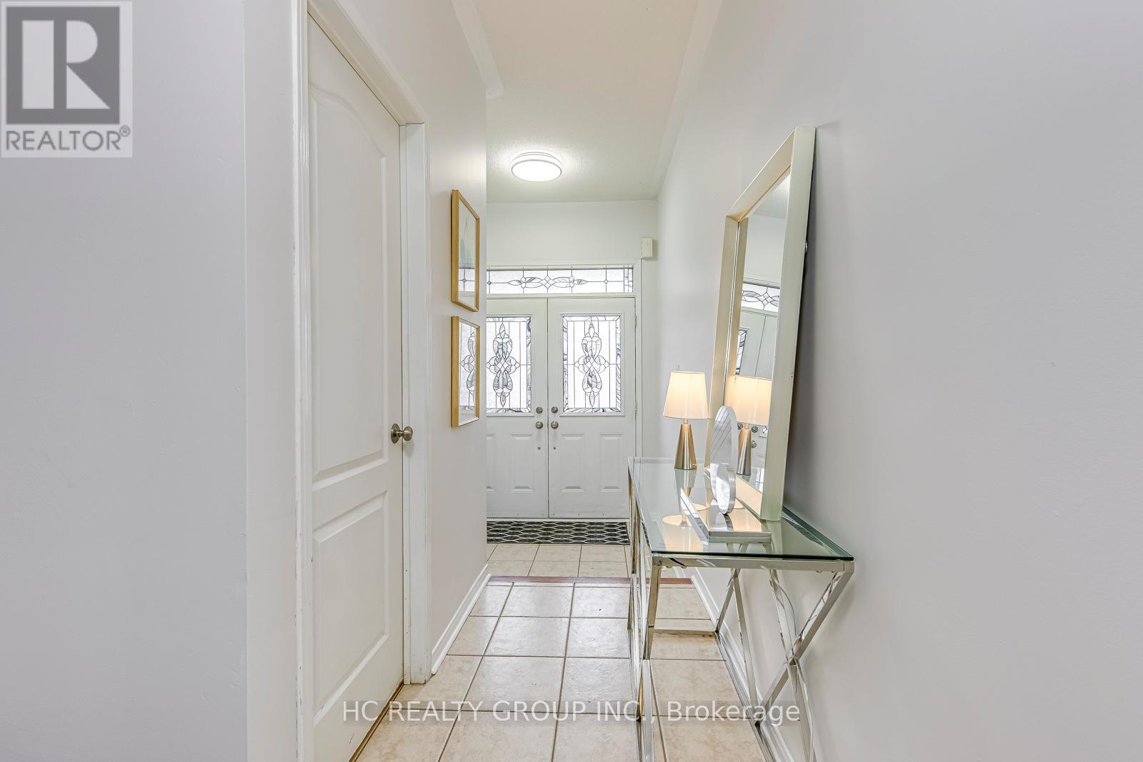 2344 Stone Glen Crescent, Oakville, Ontario  L6M 0C7 - Photo 4 - W12904760