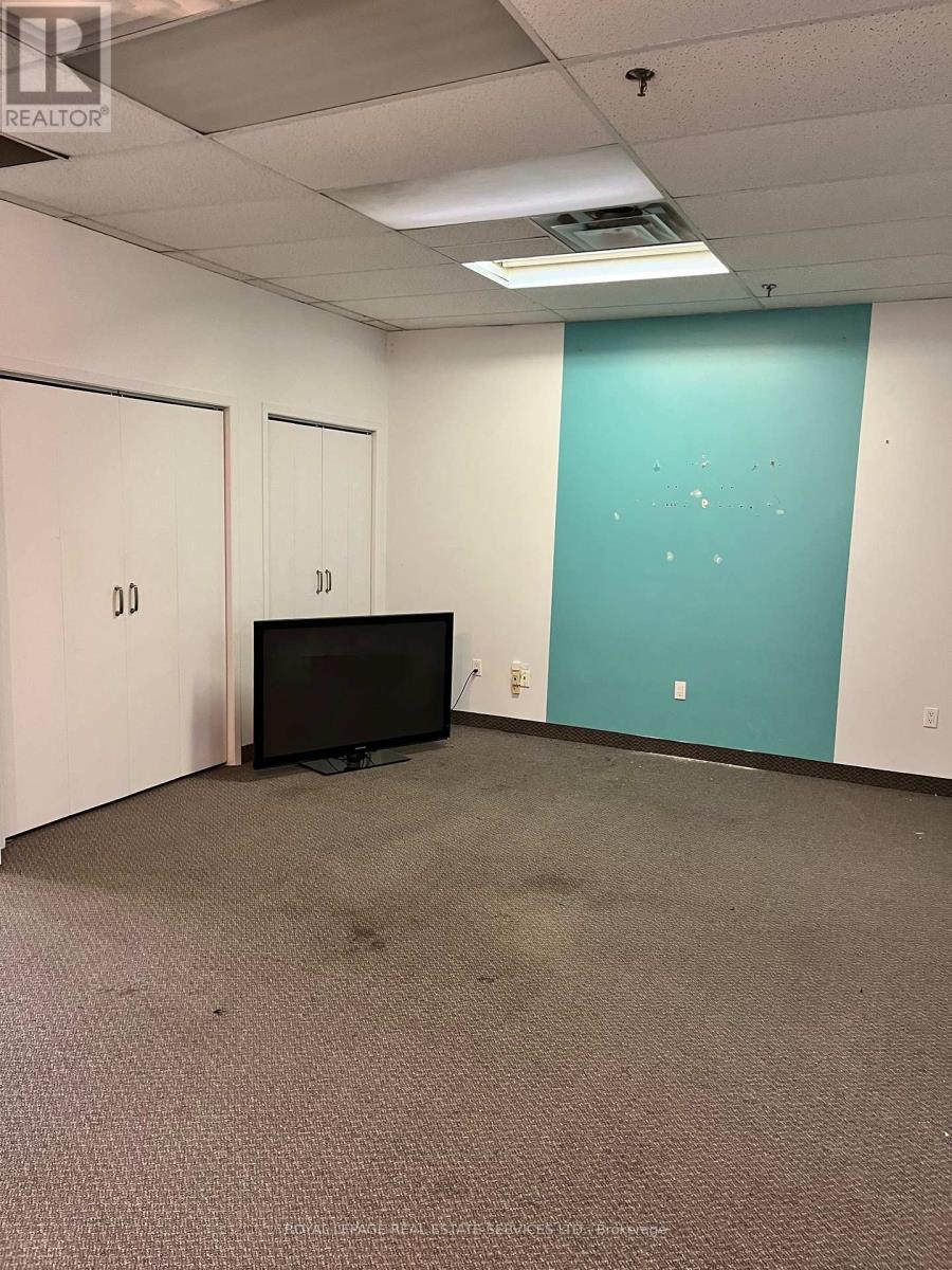 124 - 557 Dixon Road, Toronto, Ontario  M9W 6K1 - Photo 3 - W12904788