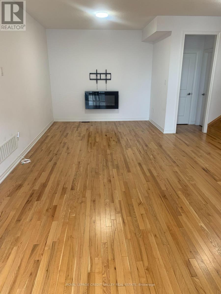 4 Haymarket Drive, Brampton, Ontario  L4A 5C3 - Photo 11 - W12904810