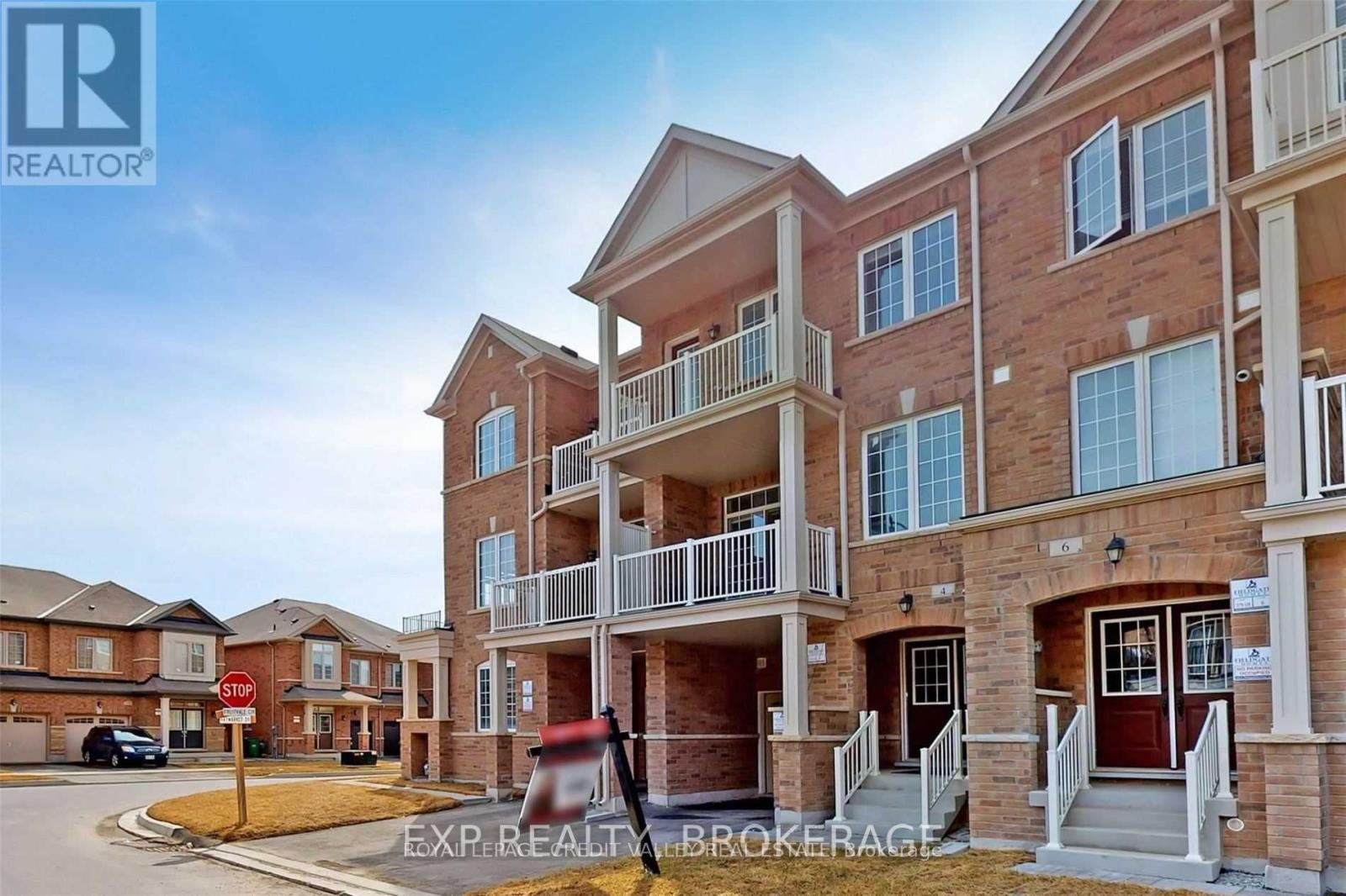 4 Haymarket Drive, Brampton, Ontario  L4A 5C3 - Photo 3 - W12904810