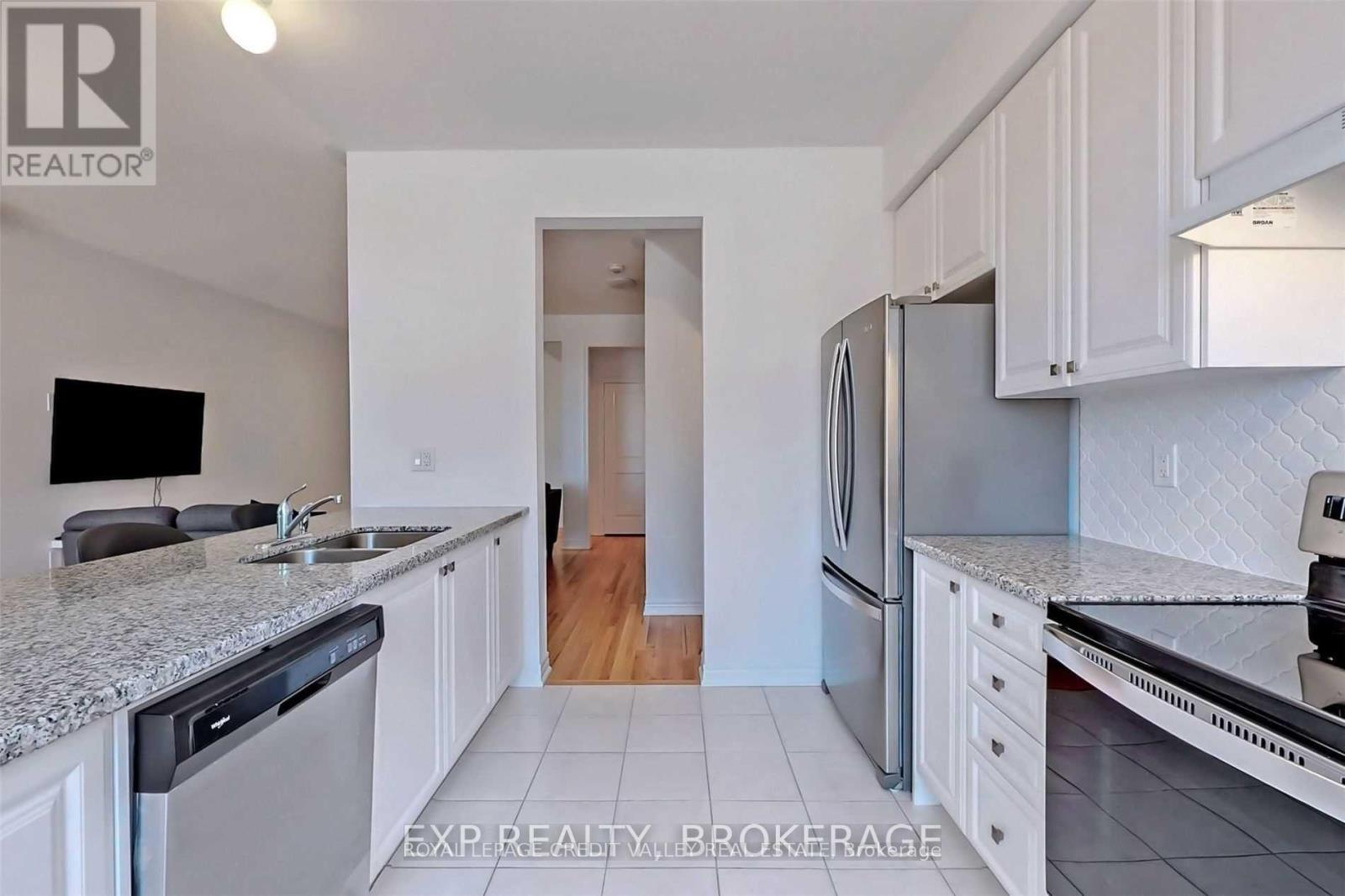 4 Haymarket Drive, Brampton, Ontario  L4A 5C3 - Photo 5 - W12904810