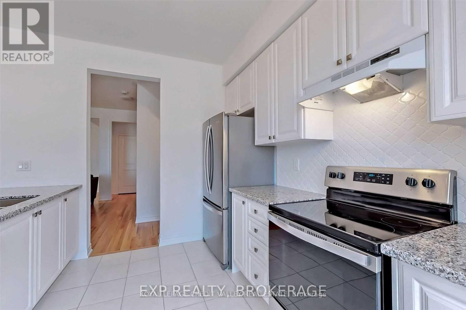 4 Haymarket Drive, Brampton, Ontario  L4A 5C3 - Photo 6 - W12904810