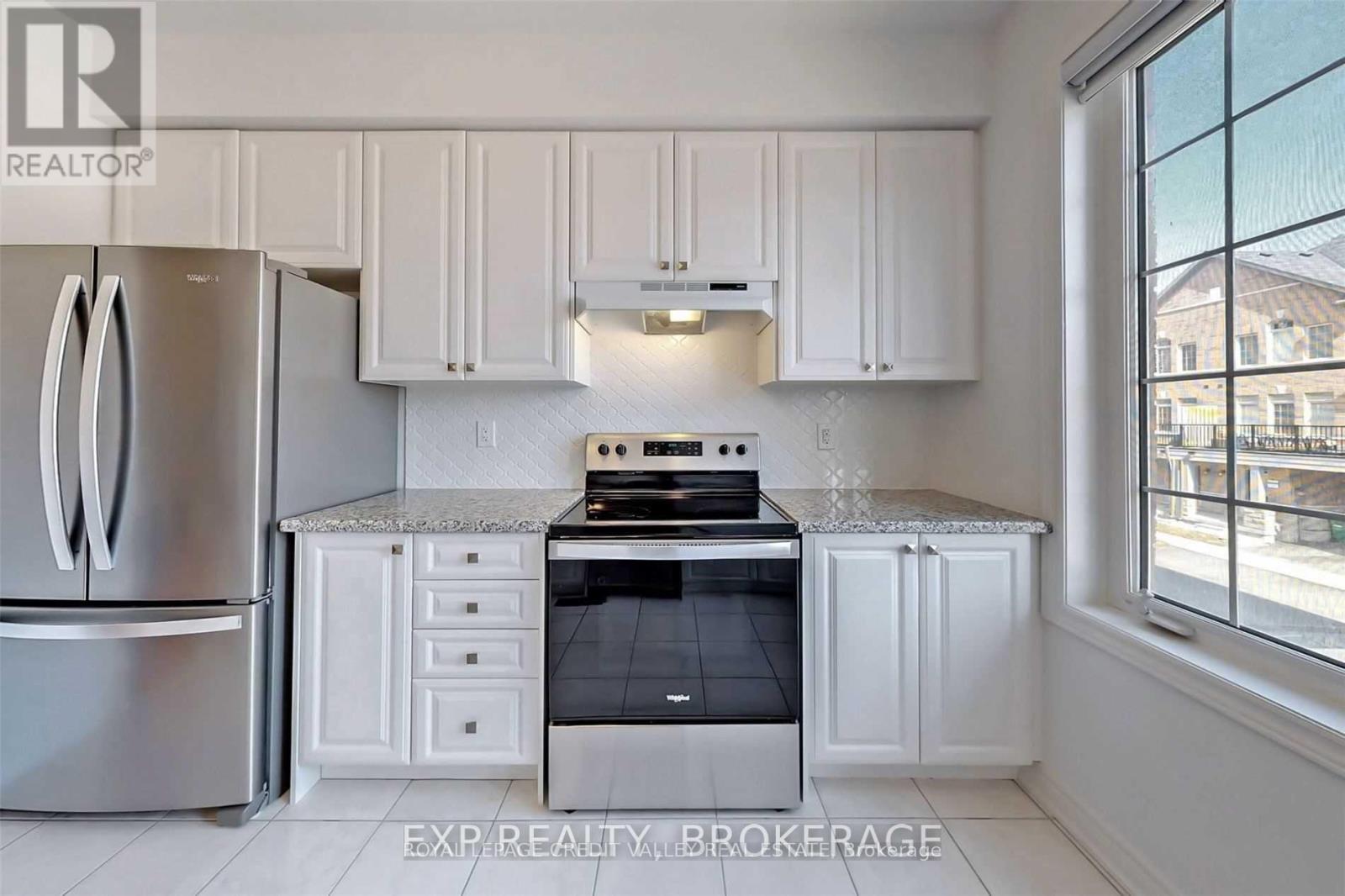 4 Haymarket Drive, Brampton, Ontario  L4A 5C3 - Photo 8 - W12904810