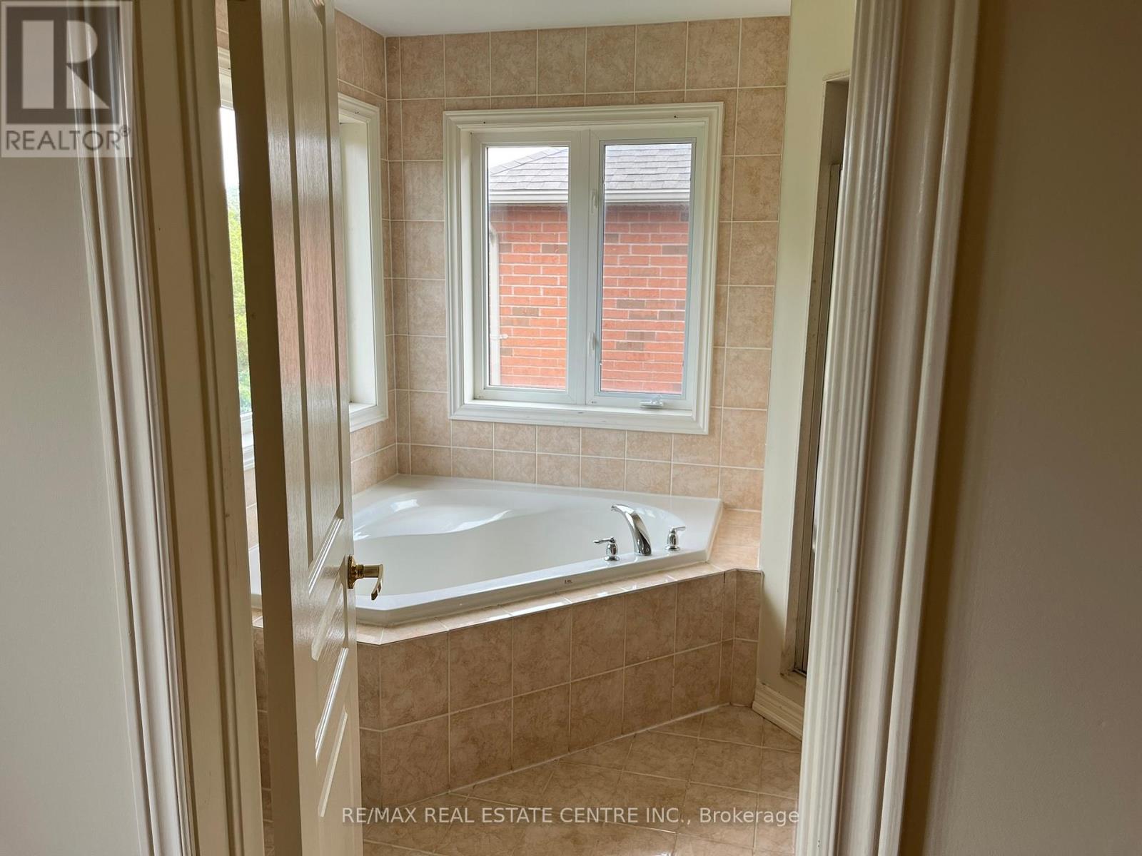 51 River Heights Drive, Brampton, Ontario  L6P 2N5 - Photo 23 - W12904814