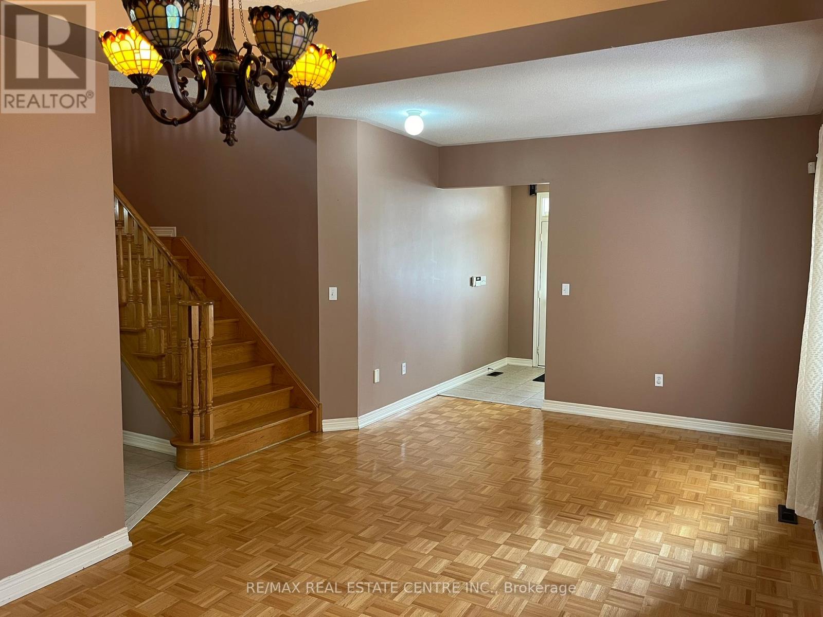 51 River Heights Drive, Brampton, Ontario  L6P 2N5 - Photo 8 - W12904814