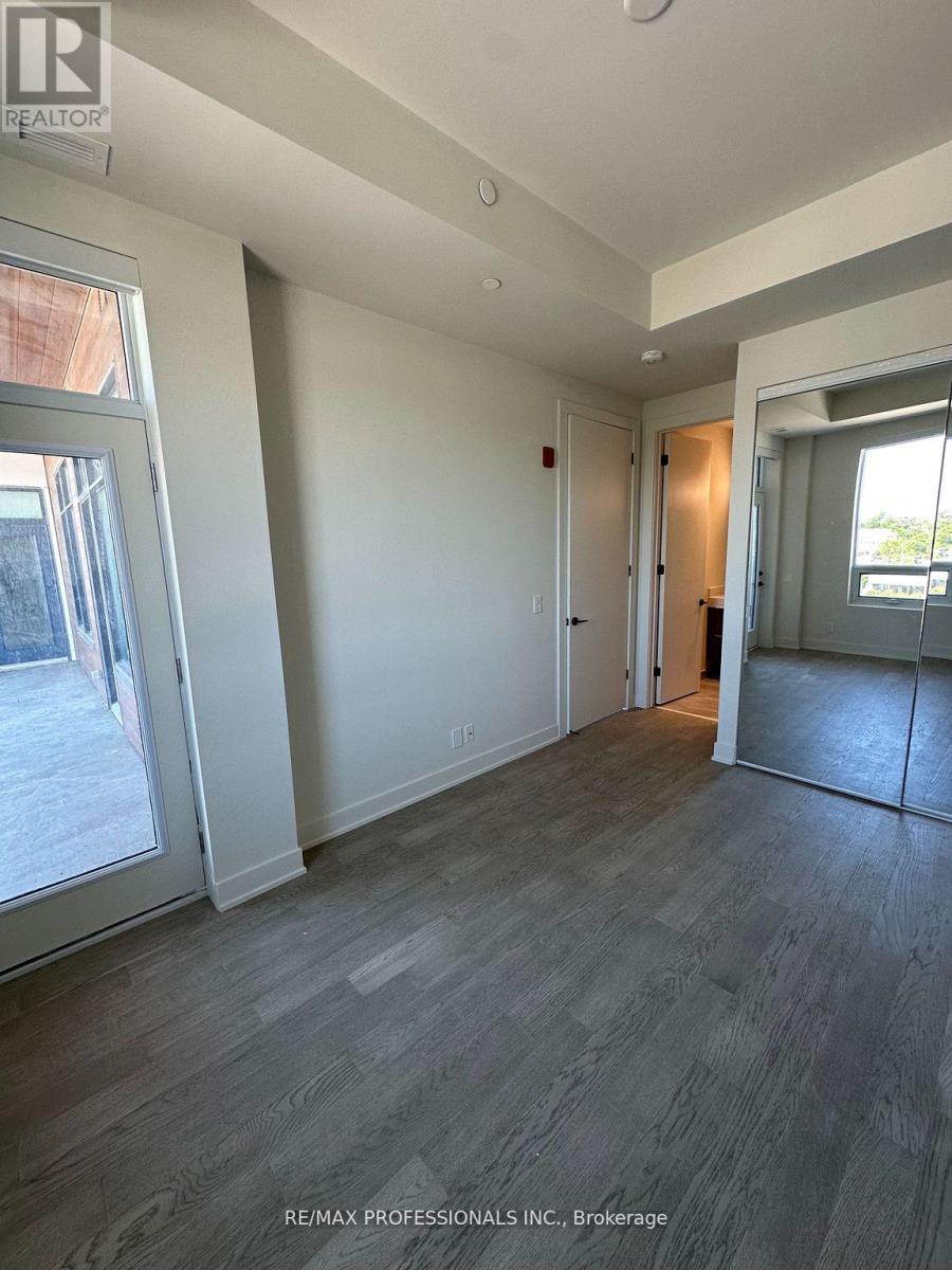 410 - 123 Maurice Drive, Oakville, Ontario  L6K 2W6 - Photo 11 - W12904822