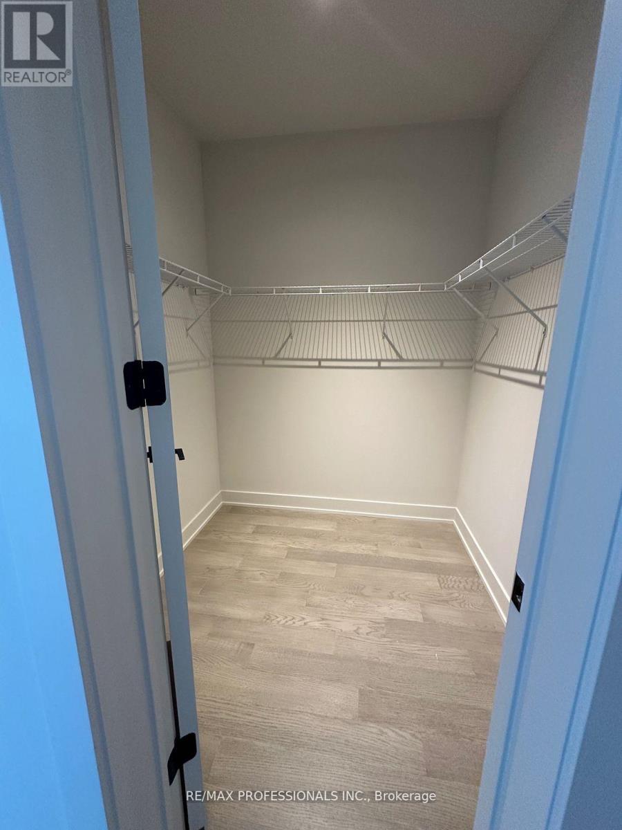 410 - 123 Maurice Drive, Oakville, Ontario  L6K 2W6 - Photo 15 - W12904822