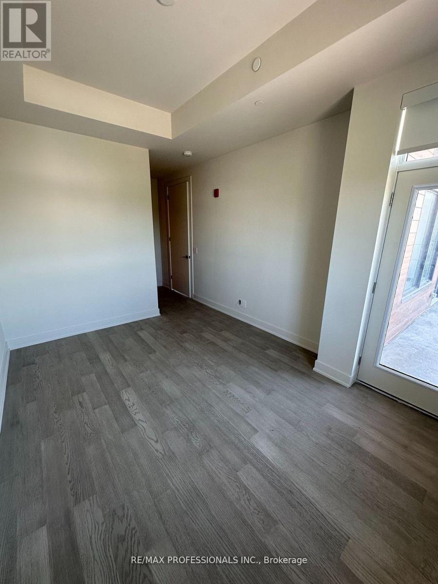 410 - 123 Maurice Drive, Oakville, Ontario  L6K 2W6 - Photo 17 - W12904822