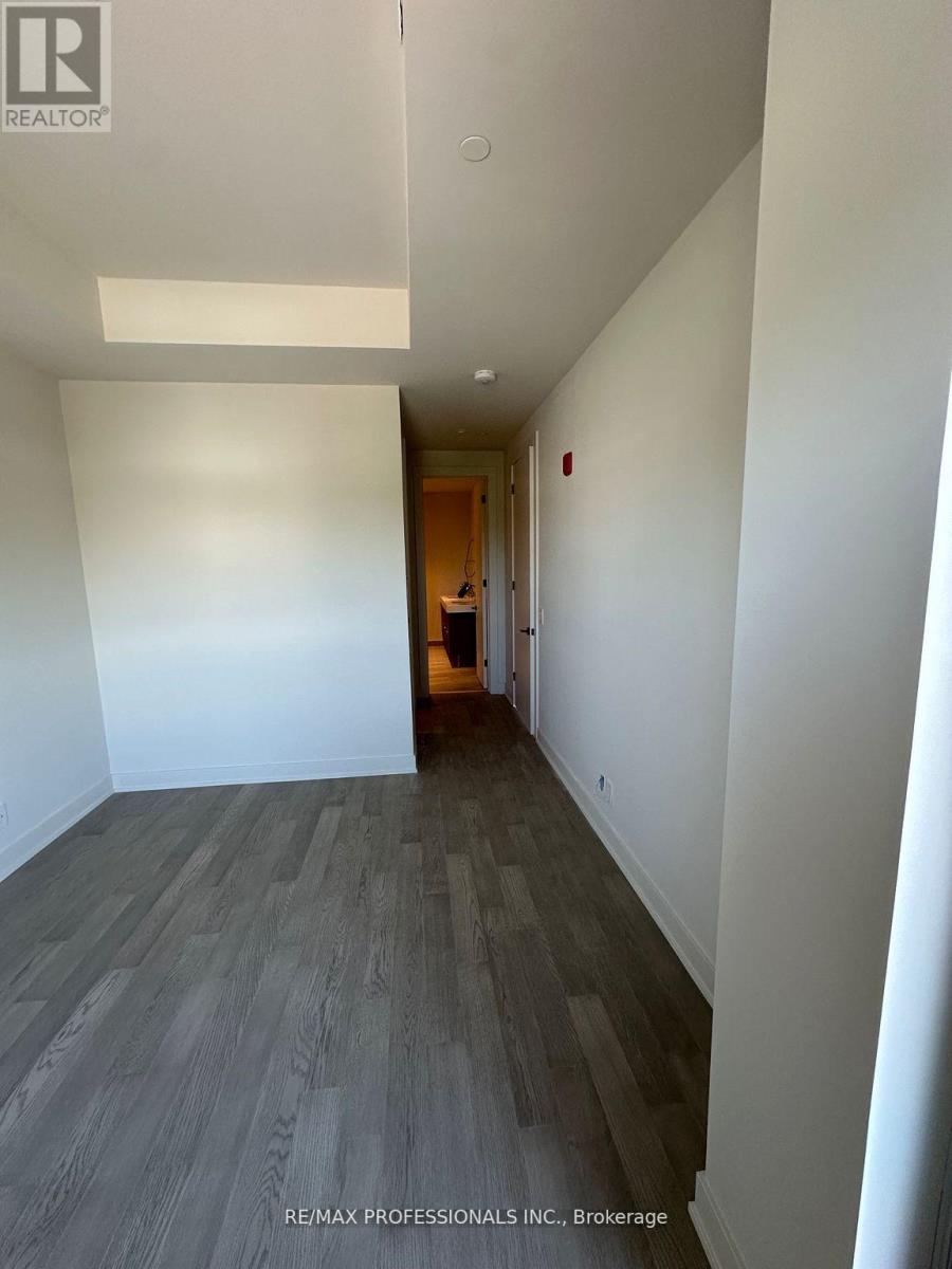 410 - 123 Maurice Drive, Oakville, Ontario  L6K 2W6 - Photo 18 - W12904822