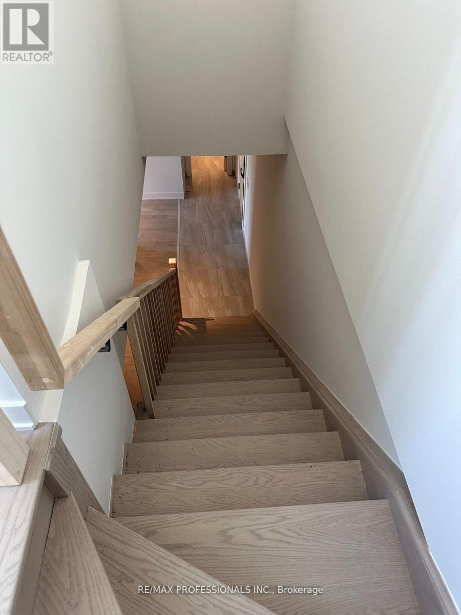 410 - 123 Maurice Drive, Oakville, Ontario  L6K 2W6 - Photo 23 - W12904822