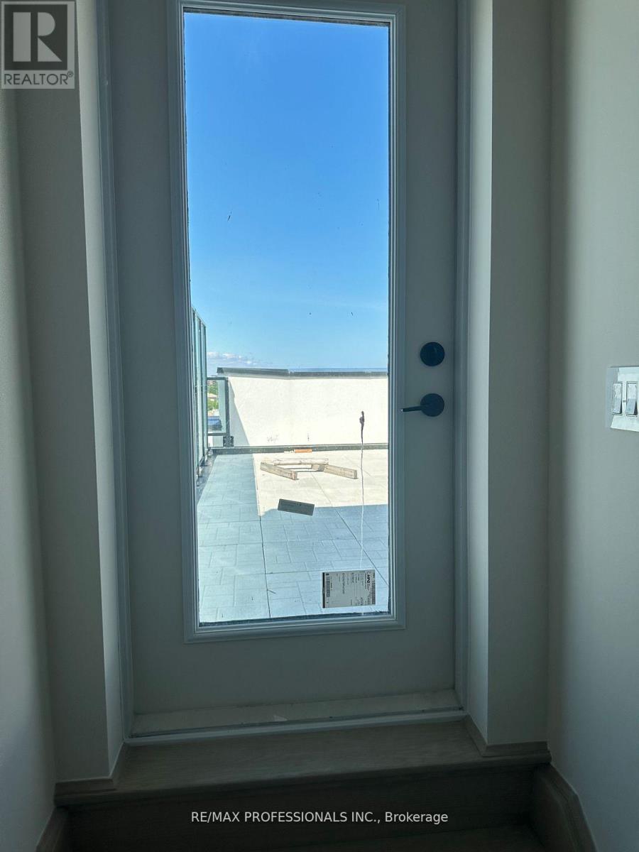 410 - 123 Maurice Drive, Oakville, Ontario  L6K 2W6 - Photo 25 - W12904822