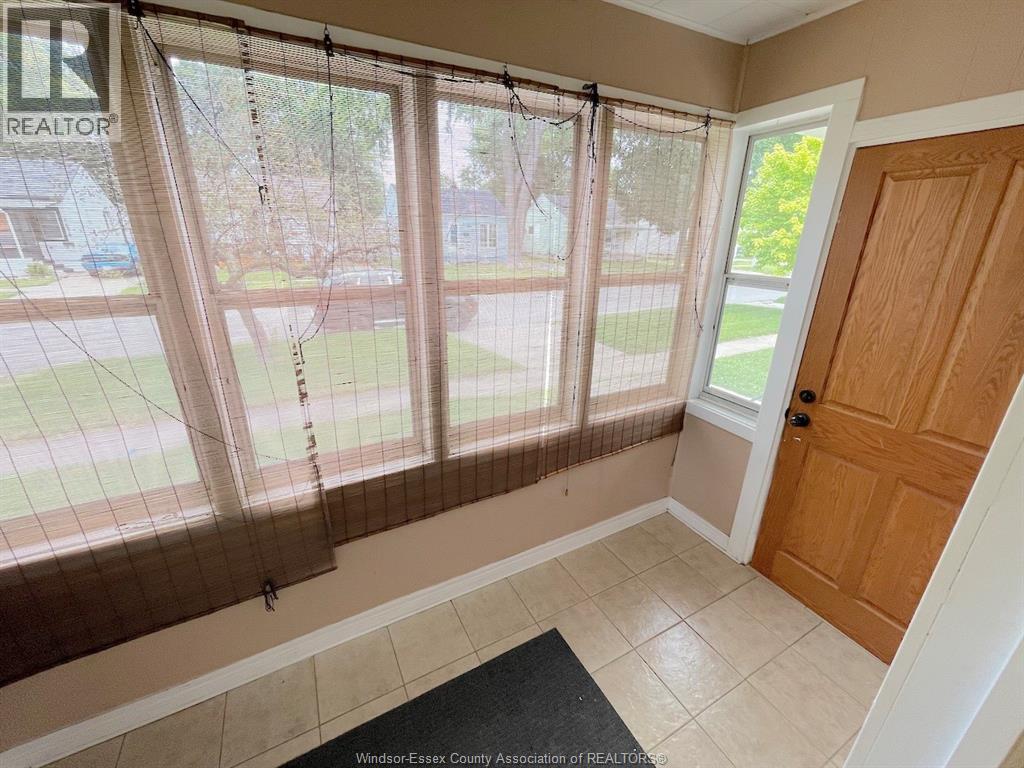 1841 Aubin, Windsor, Ontario  N8W 4L1 - Photo 2 - 26005854
